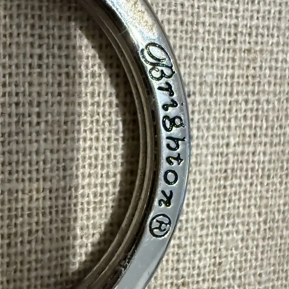 Brighton Silver Keyring with Curved Horn Charm – Vintage Style